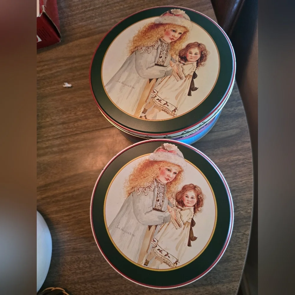 Vintage christmas tins